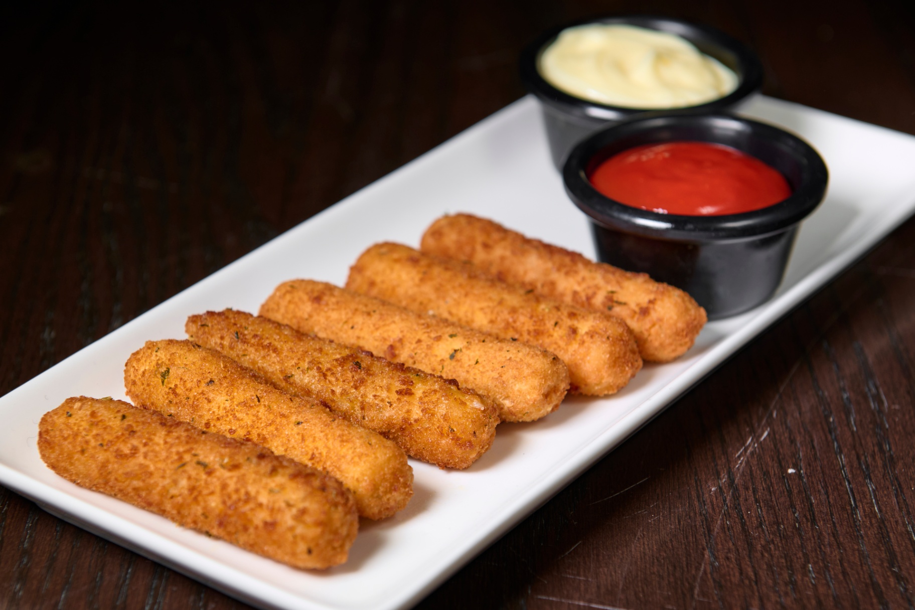 Mozzarella Sticks (6 pcs)